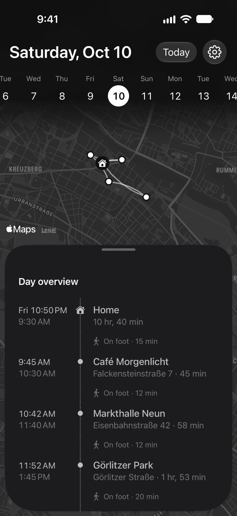 Timeline for iPhone showing Saturday, October 10 in Berlin: home, then Café Morgenlicht, Markthalle Neun and Görlitzer Park, with the walks between them